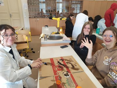 22.04.2022 - Bádáme s ropou (9.ABC) - Album - fotografie 3