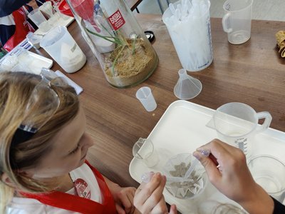 30.09.2022 - Laboratoř Abrakadabra - Voda je poklad (V.E) - Album - fotografie 23