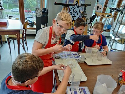 30.09.2022 - Laboratoř Abrakadabra - Voda je poklad (V.E) - Album - fotografie 4