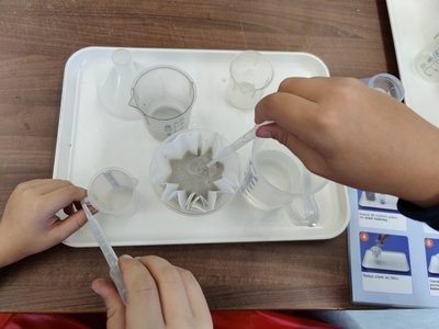 30.09.2022 - Laboratoř Abrakadabra - Voda je poklad (V.E) - Album - fotografie 3