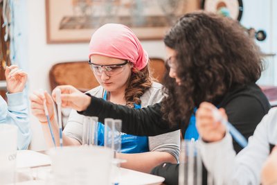 18.11.2022 - Chytří gurmáni v laboratoři Abrakadabra - Album - fotografie 46