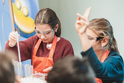 18.11.2022 - Chytří gurmáni v laboratoři Abrakadabra - Album - fotografie 12