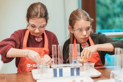 18.11.2022 - Chytří gurmáni v laboratoři Abrakadabra - Album - fotografie 33