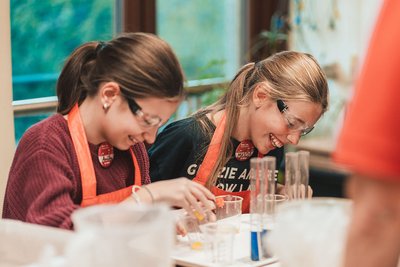 18.11.2022 - Chytří gurmáni v laboratoři Abrakadabra - Album - fotografie 40