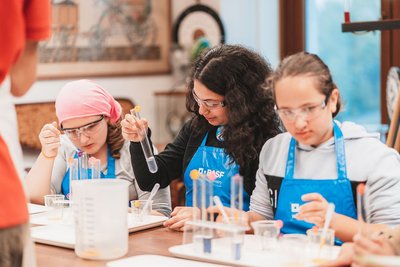 18.11.2022 - Chytří gurmáni v laboratoři Abrakadabra - Album - fotografie 4