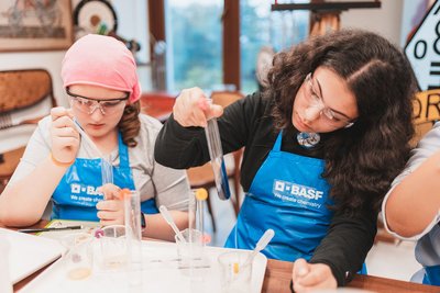 18.11.2022 - Chytří gurmáni v laboratoři Abrakadabra - Album - fotografie 47