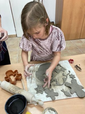 07.12.2022 - Vánoční dílna (II.C) - Album - fotografie 5