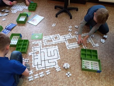 28.03.2023 - Informatika_IV.D (OzoBot) - Album - fotografie 14