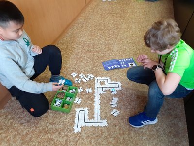 28.03.2023 - Informatika_IV.D (OzoBot) - Album - fotografie 16