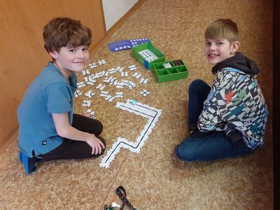 28.03.2023 - Informatika_IV.D (OzoBot) - Album - fotografie 5