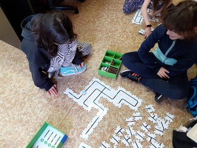 28.03.2023 - Informatika_IV.D (OzoBot) - Album - fotografie 11