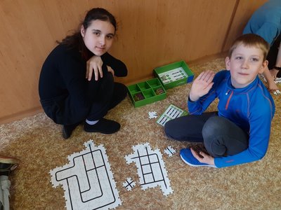 28.03.2023 - Informatika_IV.D (OzoBot) - Album - fotografie 10