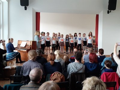 27.04.2023 - Hrabalova koťata - pěvecký sbor - Album - fotografie 4