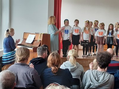 27.04.2023 - Hrabalova koťata - pěvecký sbor - Album - fotografie 5