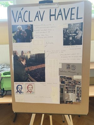 06.06.2023 - Prezentace posterů žáků 9. ročníku - Album - fotografie 11