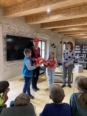 01.11.2023 - Křest knihy - knihovna Velký mlýn (II.A) - Album - fotografie 4