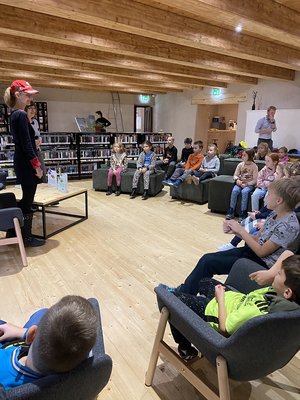 01.11.2023 - Křest knihy - knihovna Velký mlýn (II.A) - Album