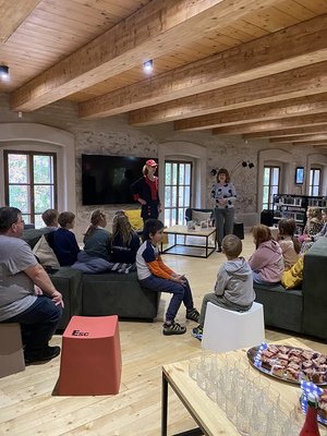 01.11.2023 - Křest knihy - knihovna Velký mlýn (II.A) - Album - fotografie 2