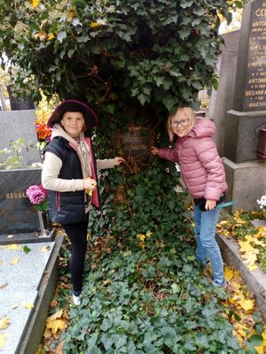 02.11.2023 - Dušičková návštěva hřbitova (IV.C) - Album